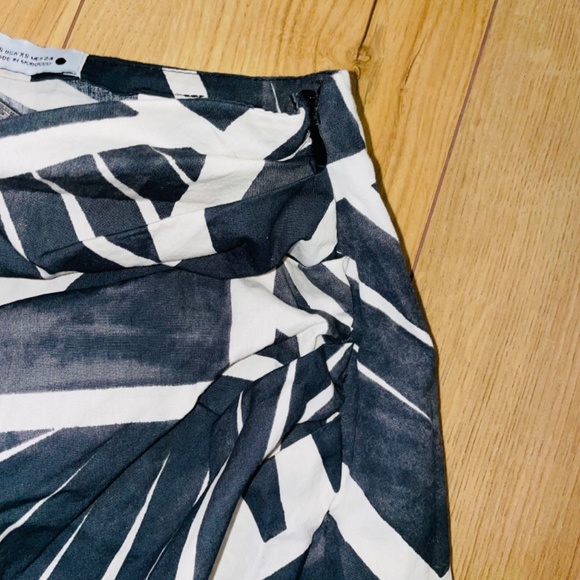 Zara 2 piece Crop & Skirt  SET - XS - Picture 15 of 16